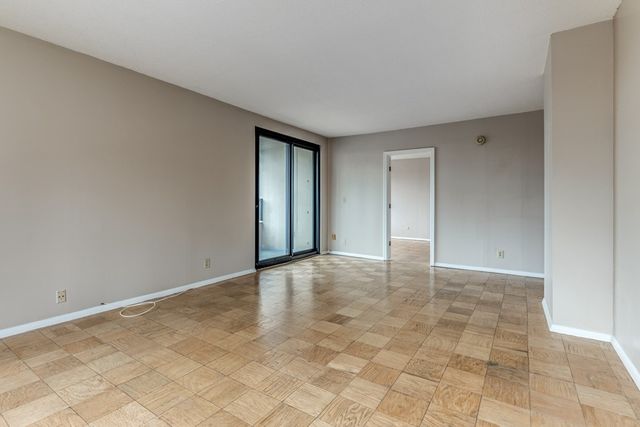 $1,000,000 | 65 East India Row, Unit 10B, Boston, MA 02110