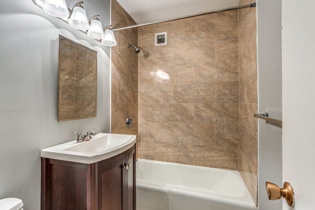 $1,000,000 | 65 East India Row, Unit 10B, Boston, MA 02110