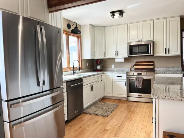 $499,000 | 93306 Highway 71, Windom, MN 56101