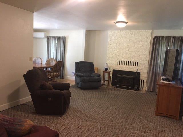 2520 Upper River Road Grants Pass, OR 97526 - Photo 6 of 25 living room