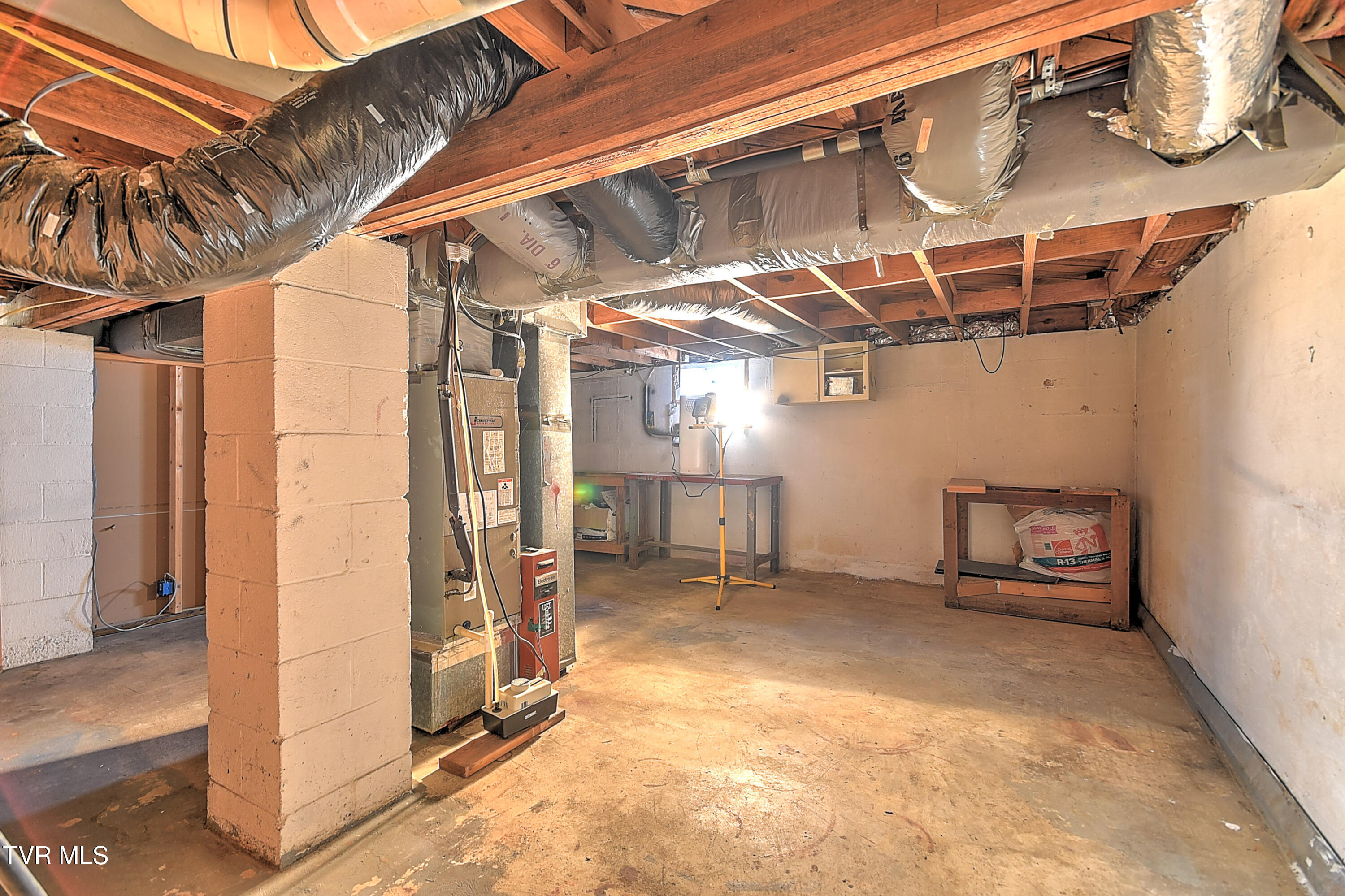 204 Lucy Road Kingsport, TN 37660 - Photo 32 of 41 204 Lucy DP-32