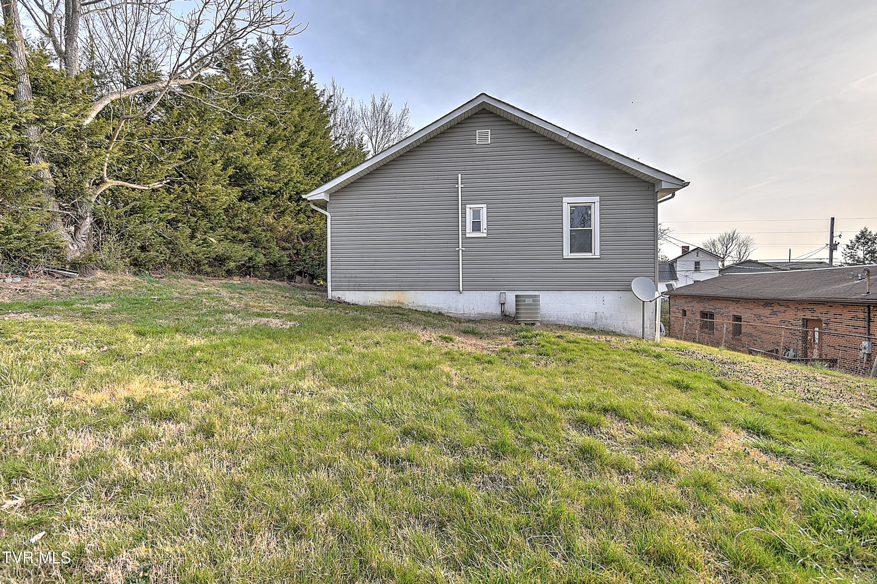 204 Lucy Road Kingsport, TN 37660 - Photo 40 of 41 204 Lucy DP-40