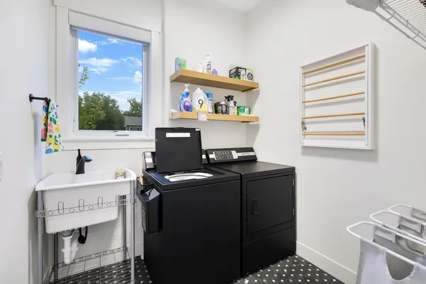 $1,067,212 | 4951 Parkside Circle, Eagan, MN 55123