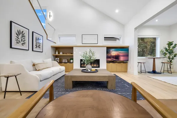 $1,067,212 | 4951 Parkside Circle, Eagan, MN 55123