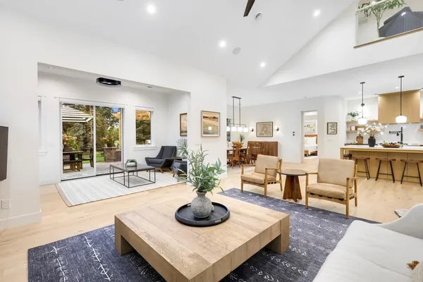 $1,067,212 | 4951 Parkside Circle, Eagan, MN 55123