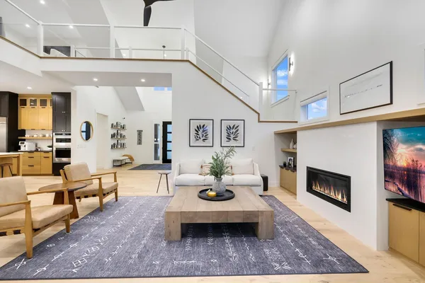 $1,067,212 | 4951 Parkside Circle, Eagan, MN 55123
