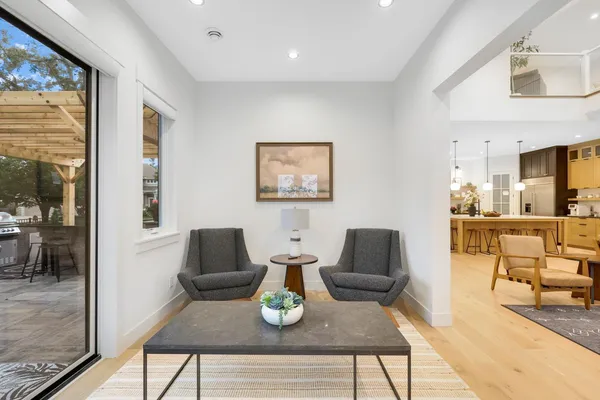 $1,067,212 | 4951 Parkside Circle, Eagan, MN 55123