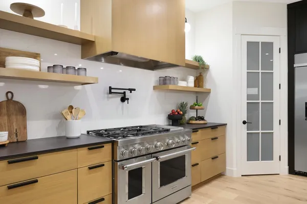 $1,067,212 | 4951 Parkside Circle, Eagan, MN 55123