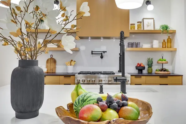 $1,067,212 | 4951 Parkside Circle, Eagan, MN 55123