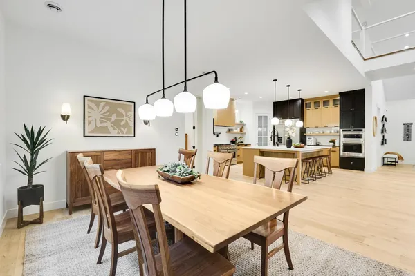 $1,067,212 | 4951 Parkside Circle, Eagan, MN 55123