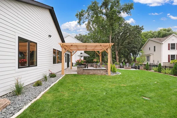 $1,067,212 | 4951 Parkside Circle, Eagan, MN 55123