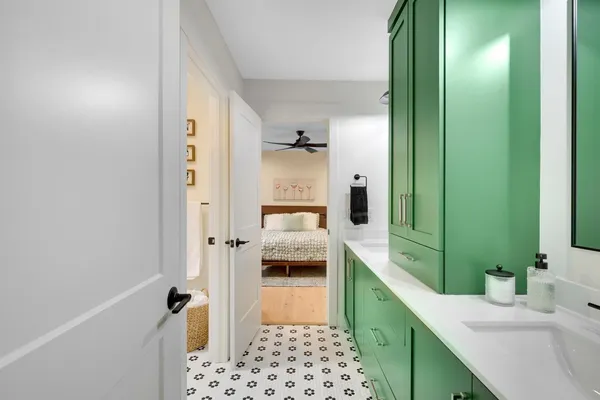 $1,067,212 | 4951 Parkside Circle, Eagan, MN 55123