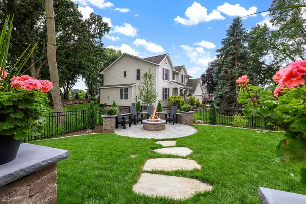 $1,067,212 | 4951 Parkside Circle, Eagan, MN 55123