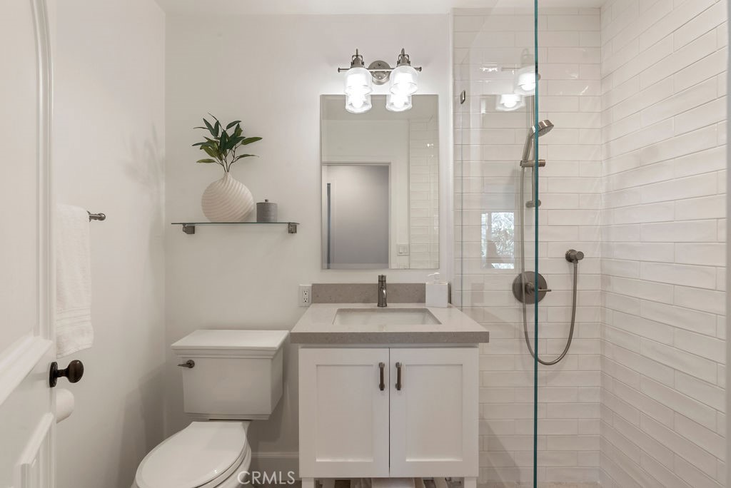 453 Seaward Road Corona del Mar, CA 92625 - Photo 14 of 18