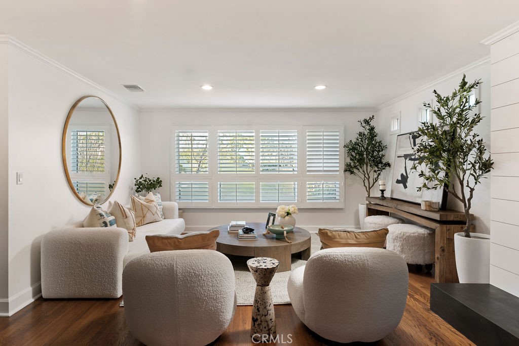 453 Seaward Road Corona del Mar, CA 92625 - Photo 8 of 18