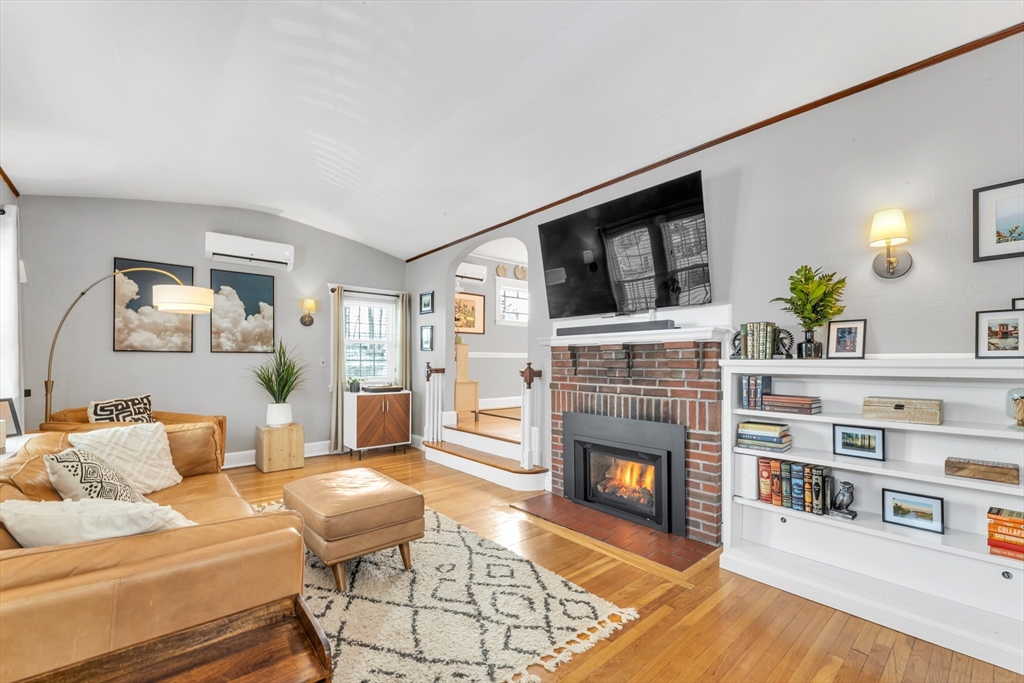 24 Rhoda Street Boston, MA 02132 - Photo 3 of 32 Gallery Image 3