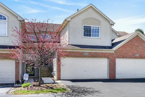$300,000 | 3314 Blue Ridge Drive, Unit 3314, Carpentersville, IL 60110