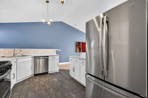 $300,000 | 3314 Blue Ridge Drive, Unit 3314, Carpentersville, IL 60110