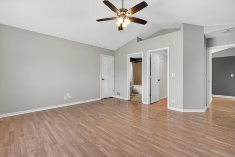 $300,000 | 3314 Blue Ridge Drive, Unit 3314, Carpentersville, IL 60110