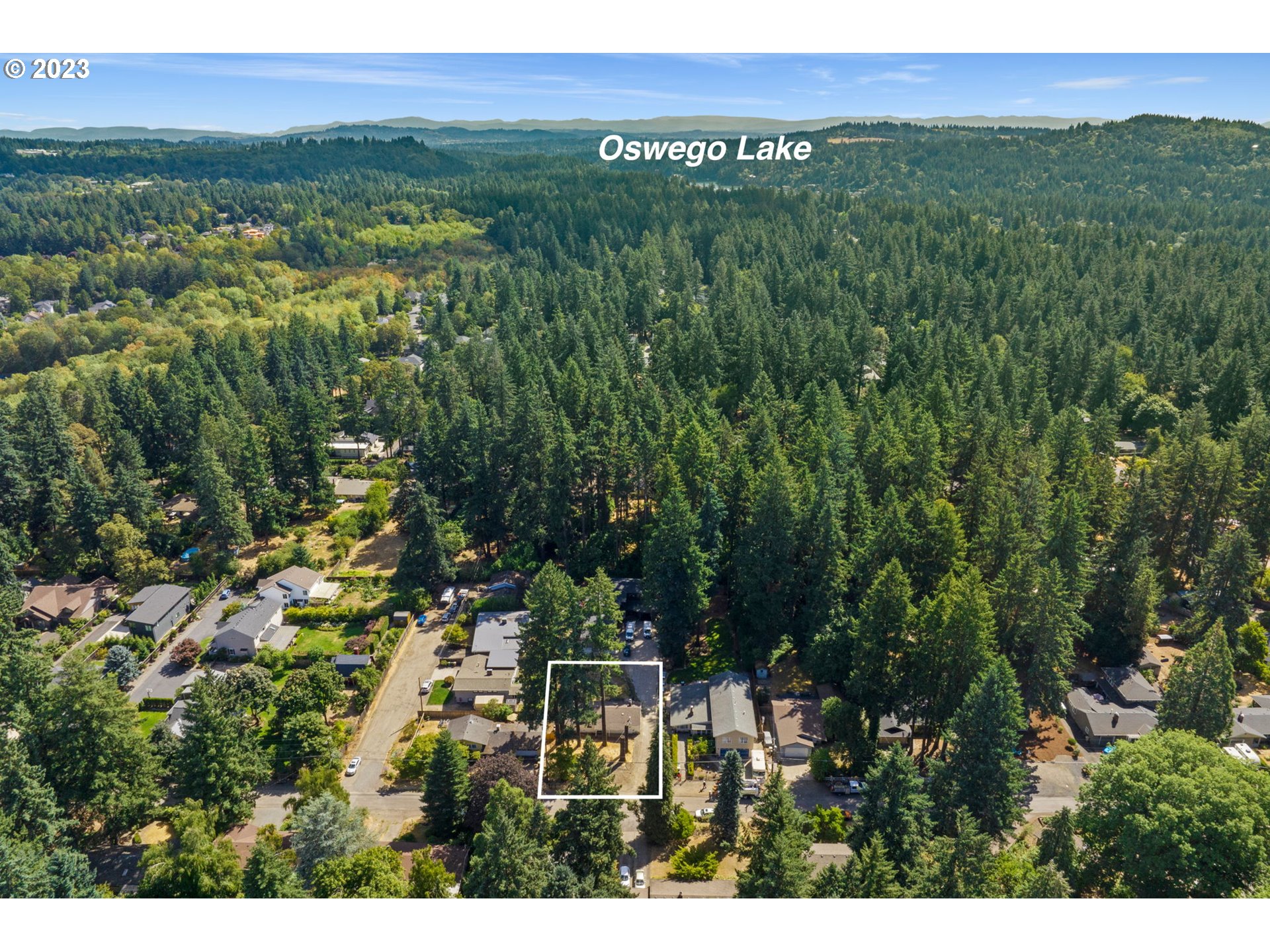 16164 Parker Road Lake Oswego, OR 97035 - Photo 5 of 12 Gallery Image 5