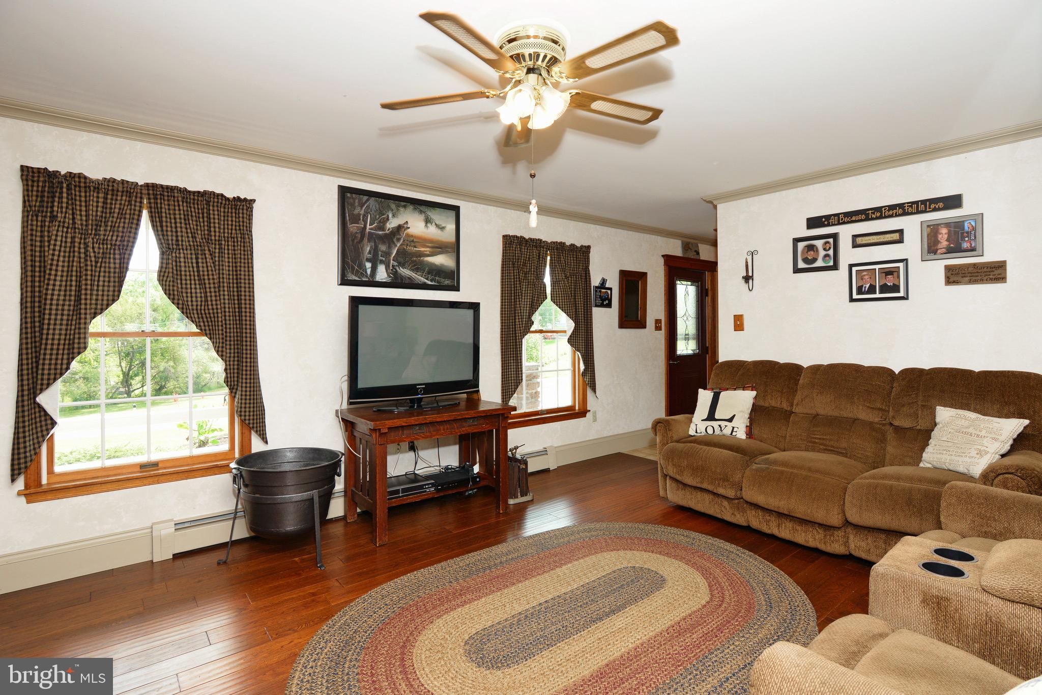 205 Cross Road Gilbertsville, PA 19525 - Photo 4 of 49 Gallery Image 4