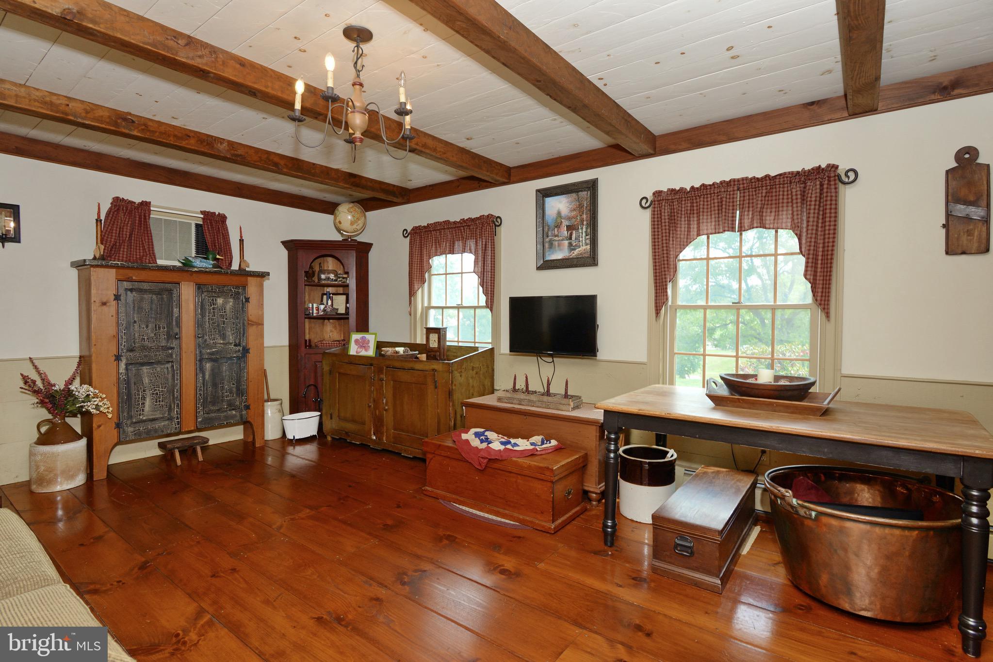 205 Cross Road Gilbertsville, PA 19525 - Photo 8 of 49 Gallery Image 8