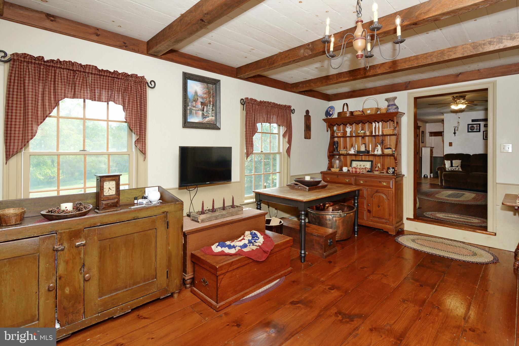205 Cross Road Gilbertsville, PA 19525 - Photo 9 of 49 Gallery Image 9