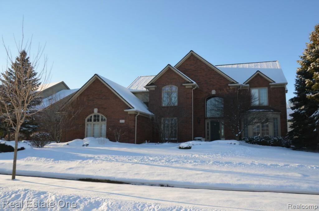 2038 Mapleridge Road Rochester, MI 48309 - Photo 1 of 29 BEAUTIFUL FRONT VIEW