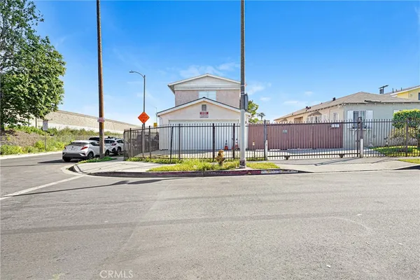 $2,900 | 400 West 109th Street, Unit 2, Los Angeles, CA 90061