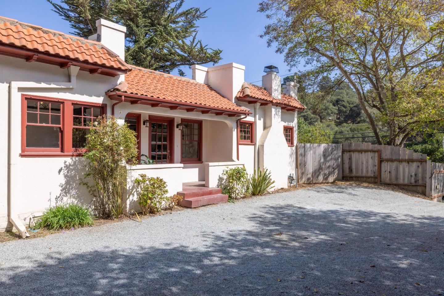 73 Echo Valley Road Salinas, CA 93907 - Photo 2 of 27 Gallery Image 2