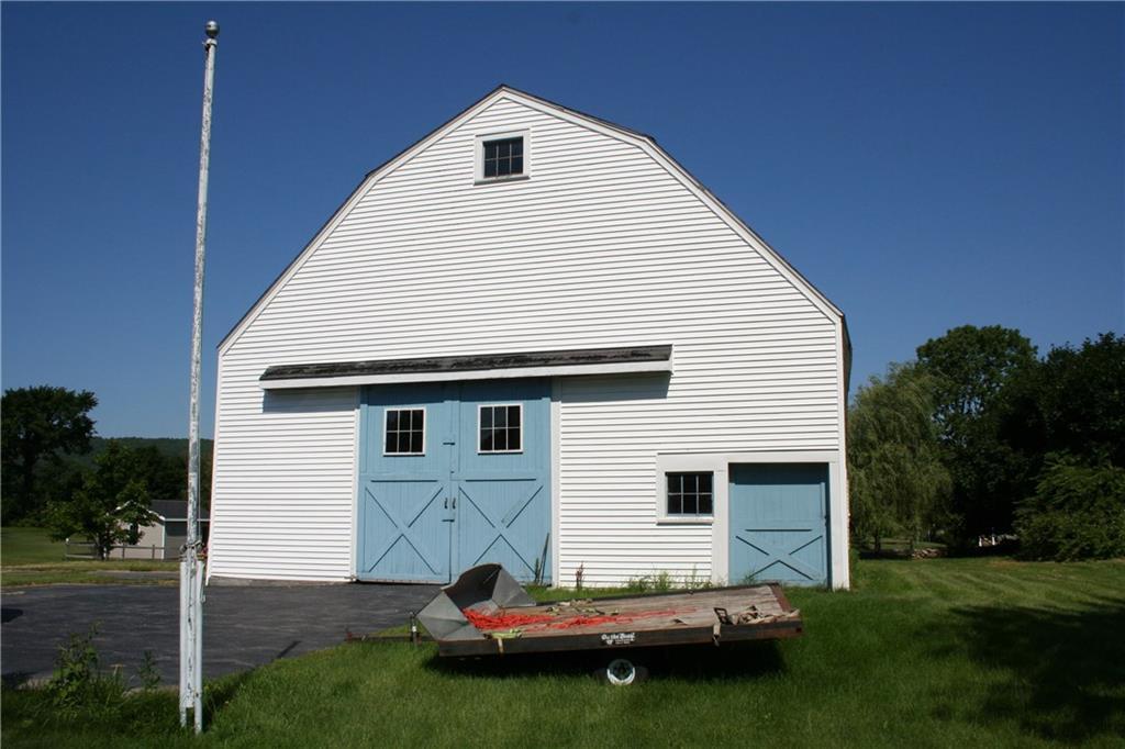 642 Old County Road Rockland, ME 04841 - Photo 5 of 21 Gambrel barn