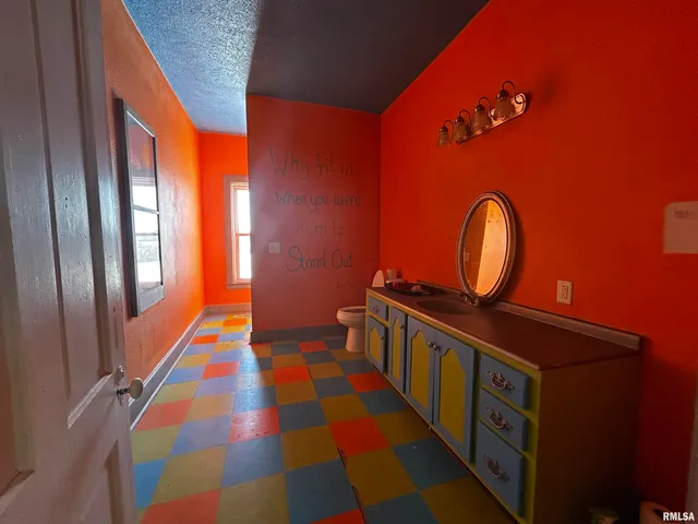 $320,000 | 7749 Clarksville Road, Rochester, IL 62563