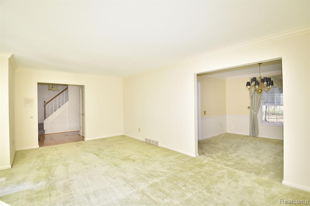 32855 Old Post Road Franklin, MI 48025 - Photo 7 of 36