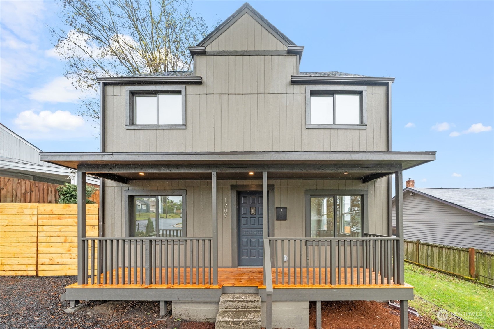 Emerald Beach in Golden | 4 Beds Residential $399,900 MLS# 60310620 |  Golden Residential, image size:1697x1131