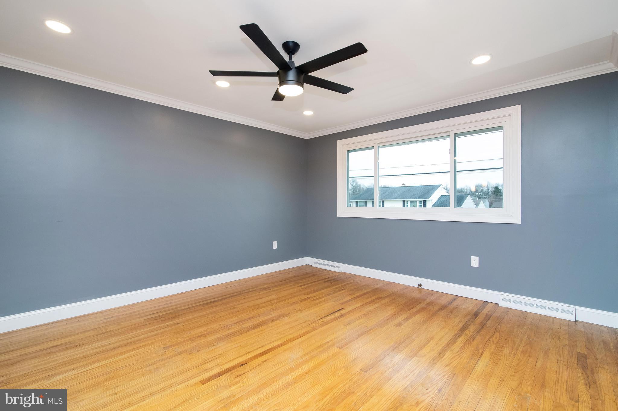 328 Peach Road Bellmawr, NJ 08031 - Photo 19 of 57 Living Room. All new windows.