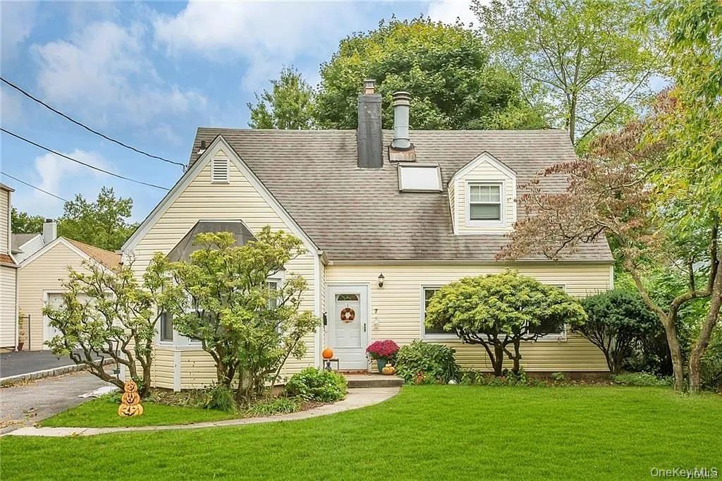 7 Wendover Road Eastchester, NY 10709 - Photo 2 of 19