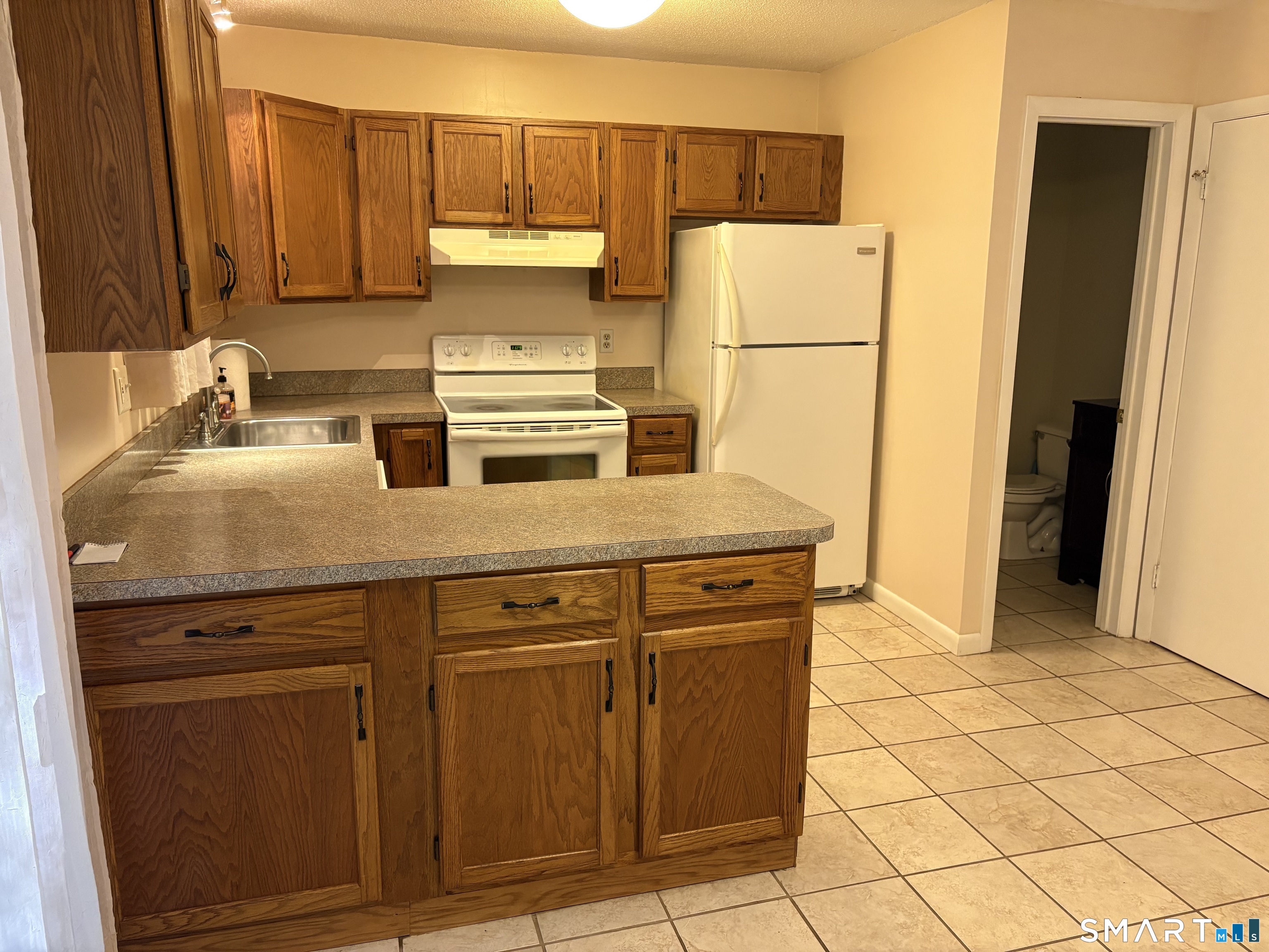 229 Branford Road, Unit 528 North Branford, CT 06471 - Photo 4 of 30 Kitchen