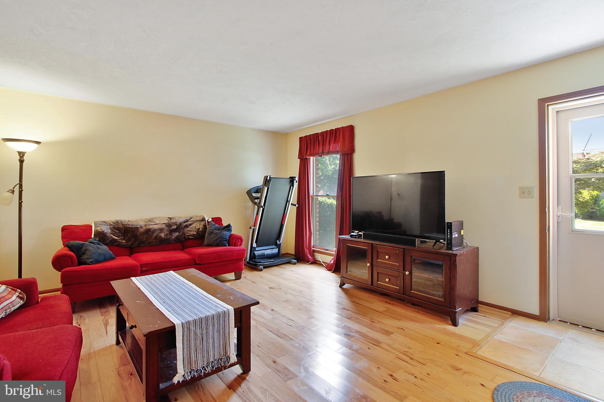 224 Georgetown Court Hanover, PA 17331 - Photo 5 of 22 Gallery Image 5