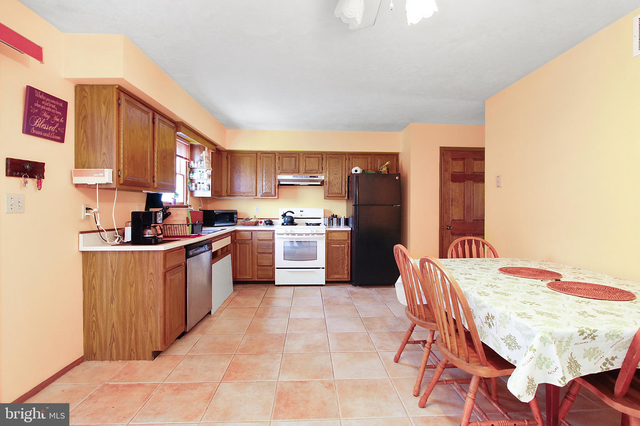 224 Georgetown Court Hanover, PA 17331 - Photo 8 of 22 Gallery Image 8