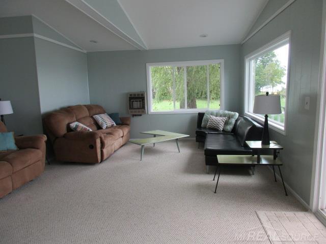 2119 South Lake Shore Road Harbor Beach, MI 48441 - Photo 6 of 37 50086811-5.JPG