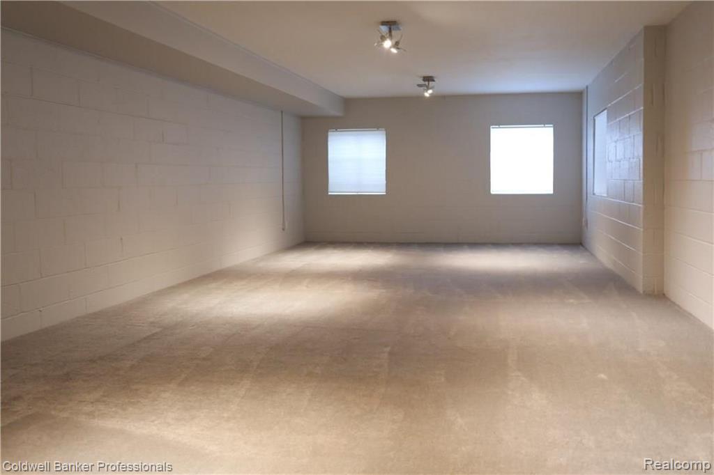 3520 Burning Bush Road Bloomfield Hills, MI 48301 - Photo 26 of 32
