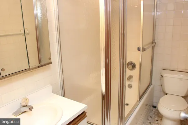 a view of a window in an empty room