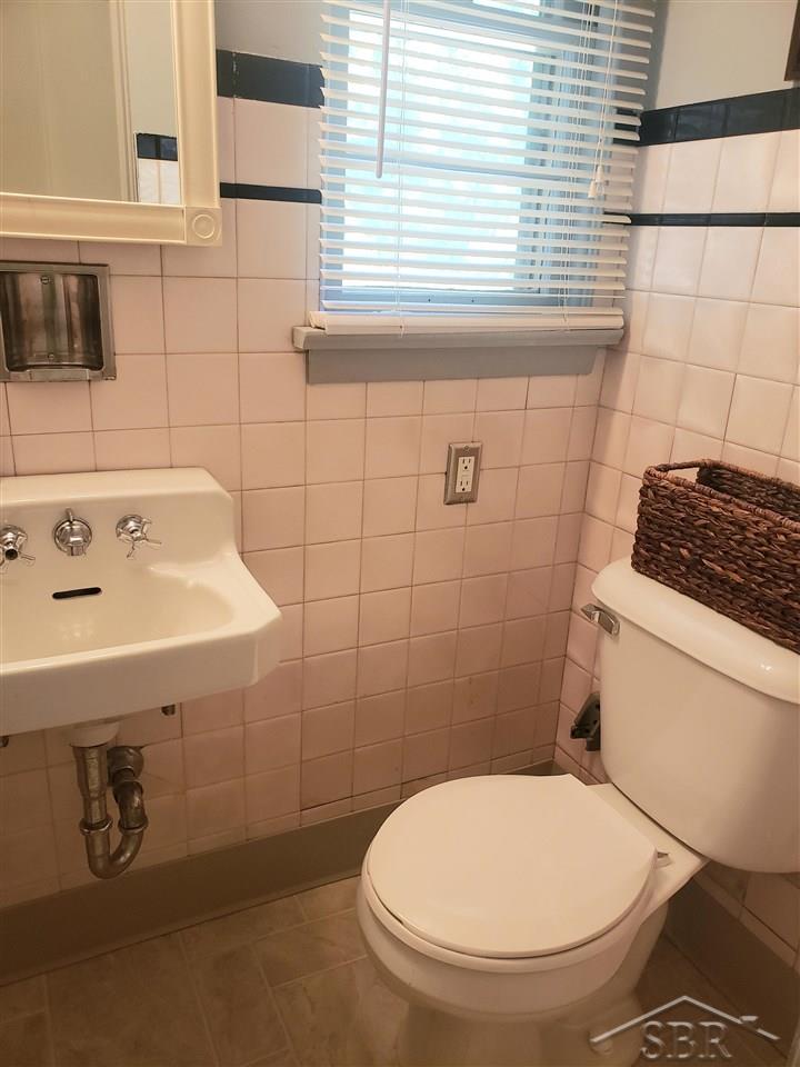 1316 Riser Drive Saginaw, MI 48638 - Photo 19 of 27 Lavatory