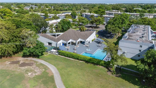 $175,000 | 8350 Sands Point Boulevard, Unit E309, Tamarac, FL 33321