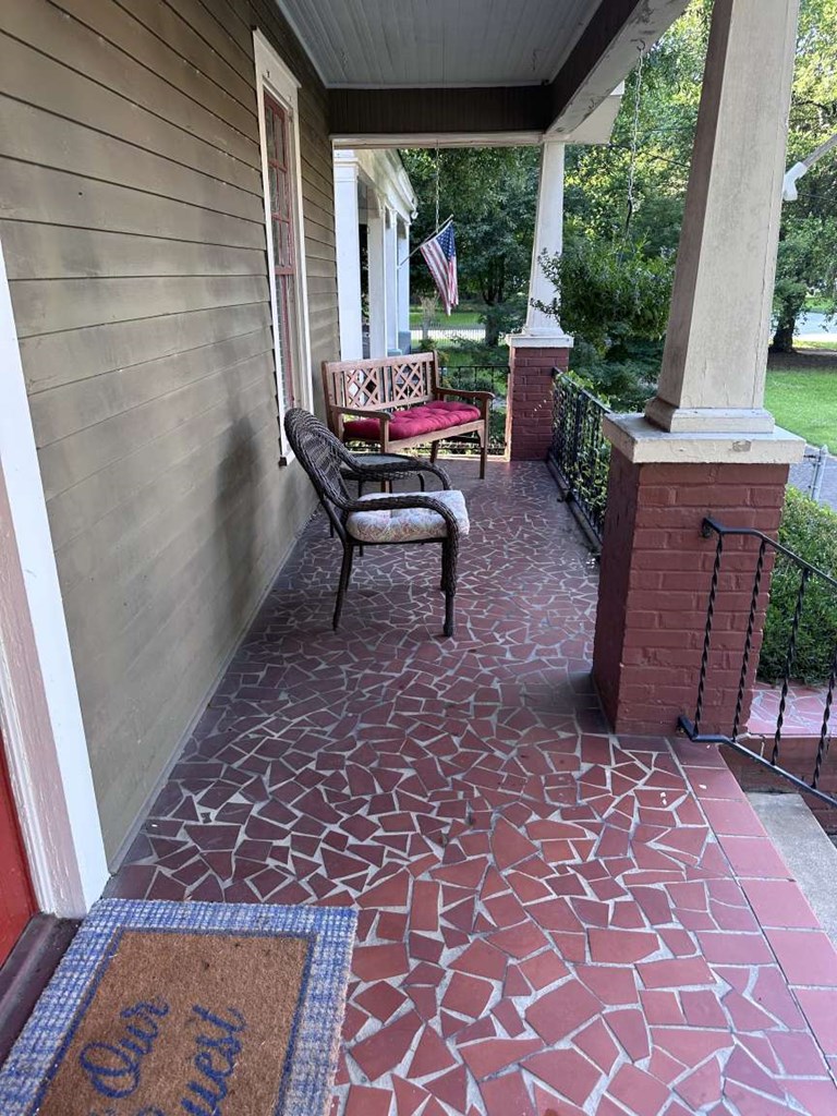 443 2nd Avenue Columbus, GA 31901 - Photo 2 of 20 a outdoor view with a sitting space
