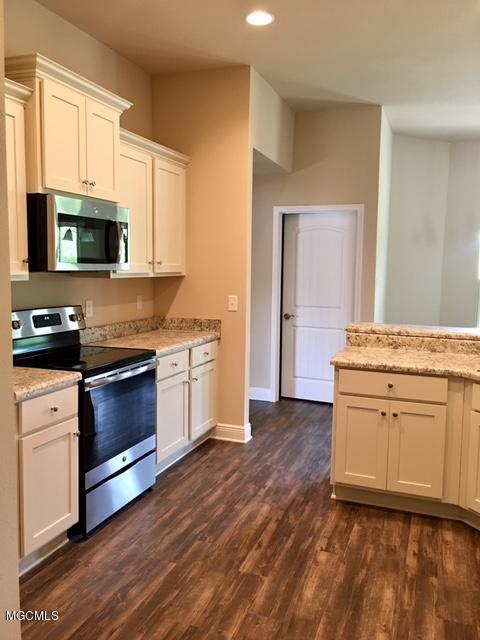 6881 Biddix Evans Road Ocean Springs, MS 39564 - Photo 4 of 14 image