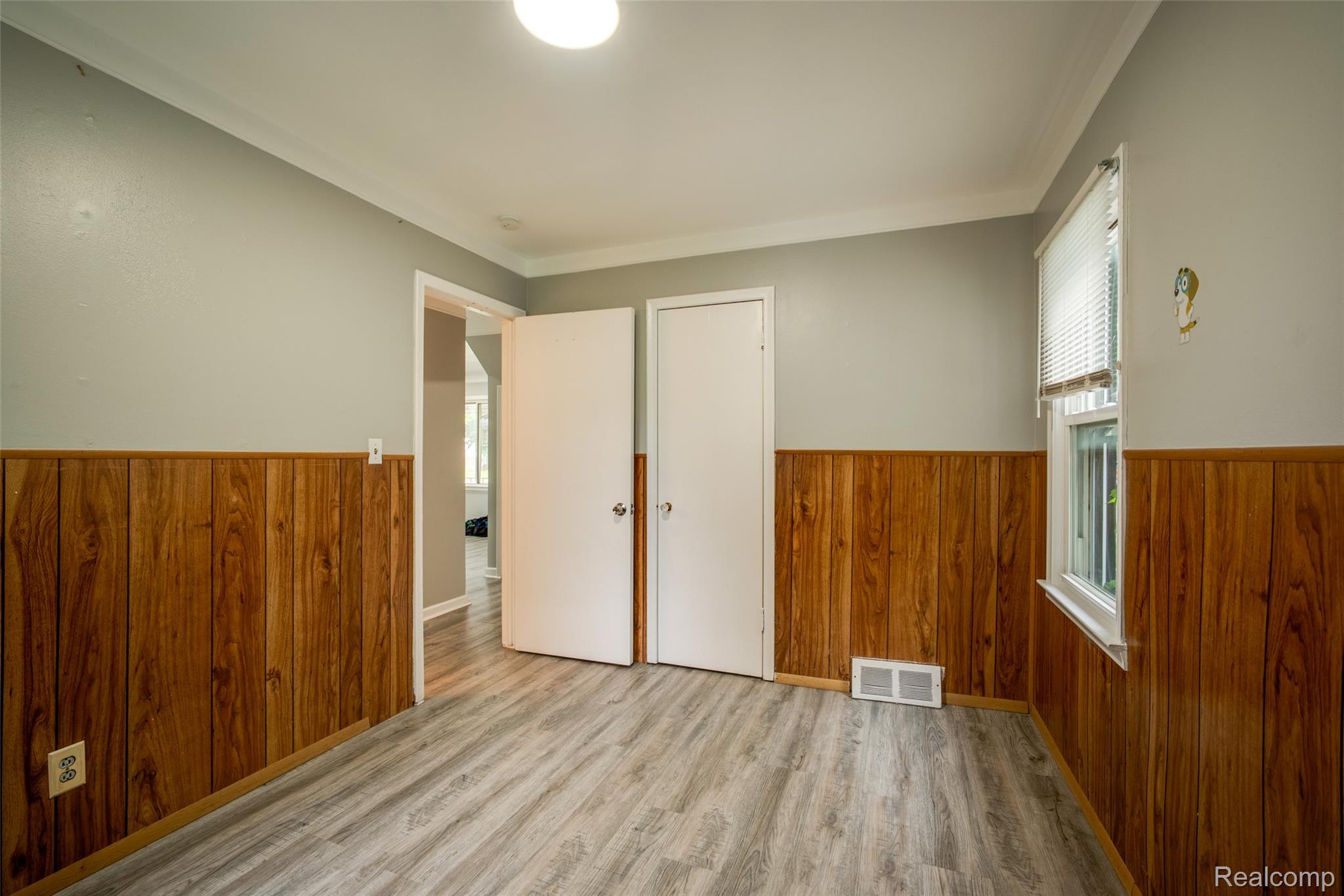 3149 Poplar Avenue Warren, MI 48091 - Photo 13 of 26 13.jpg
