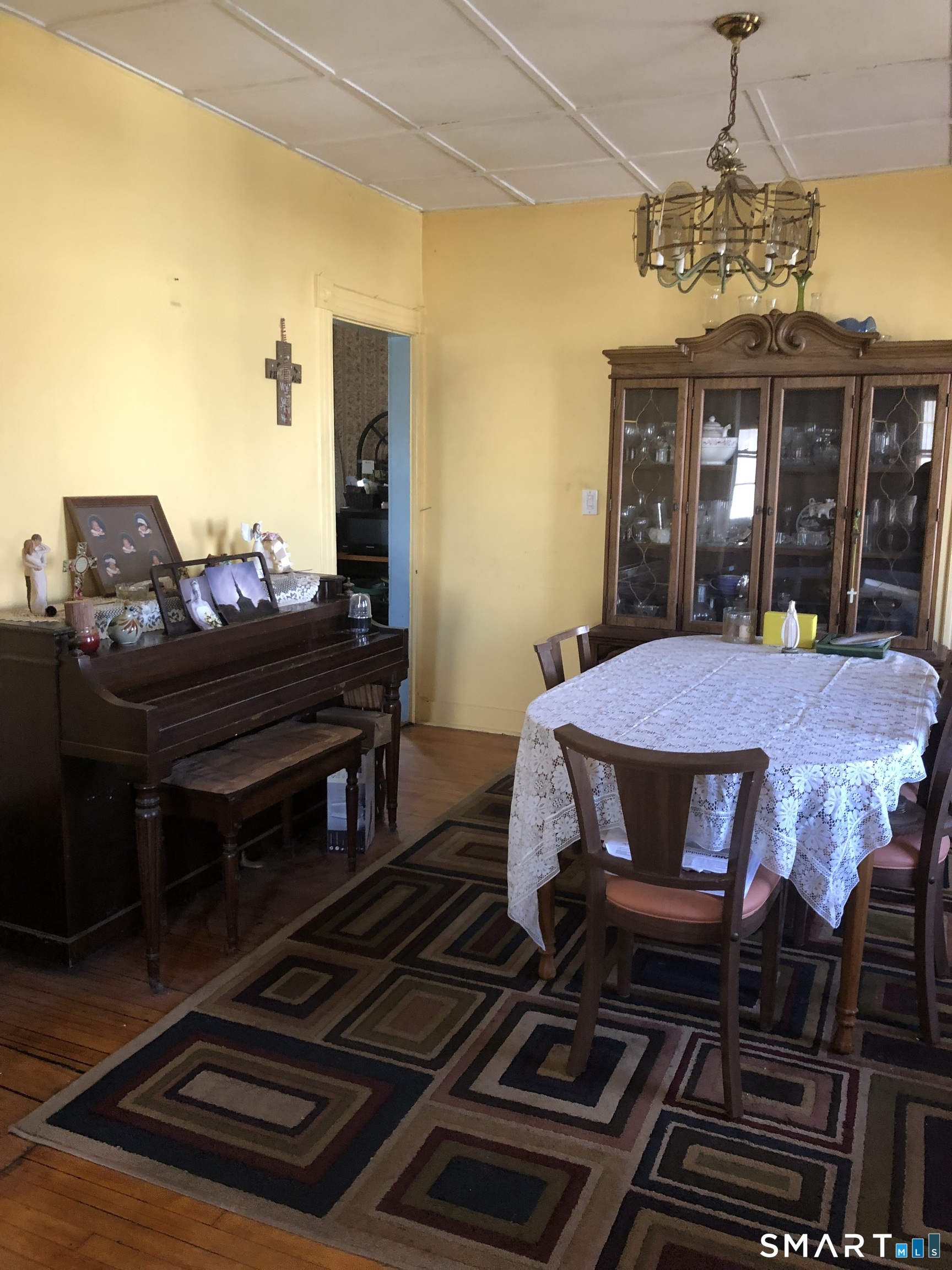 161 Spring Street Meriden, CT 06451 - Photo 16 of 22 a view of a tables and chairs in patio