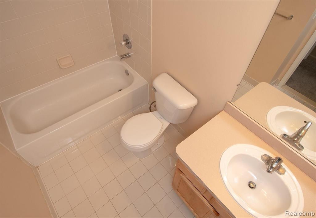1746 Deepwood Circle, Unit 82 Rochester, MI 48307 - Photo 20 of 20