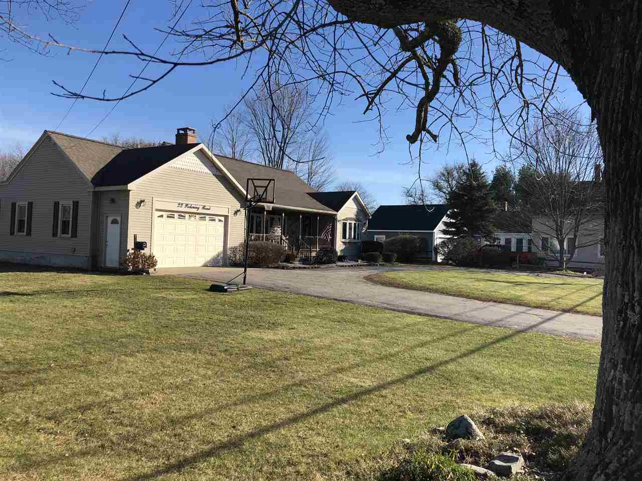 22 Pickering Road Rochester, NH 03839 - Photo 2 of 34